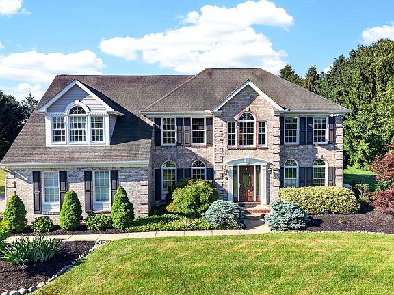 2nd image of 100 Longview Dr