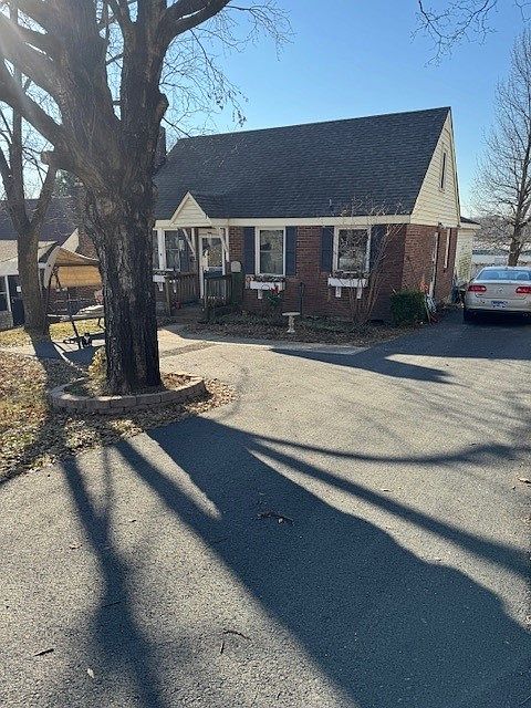 2nd image of 1707 Stewart Pl