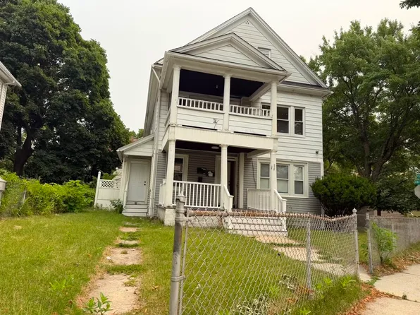 32-34 Vermont St, Springfield, MA 01108