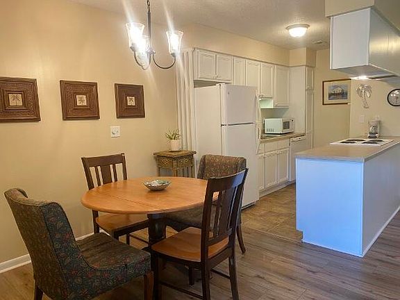 5th image of 228 Sea Cloud Cir
