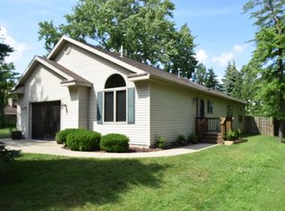 253 Coolidge Dr, Bay City, MI