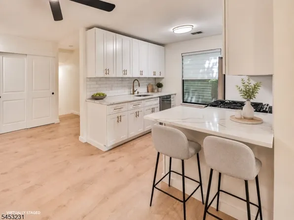 813 Spruce Hills Dr, Glen Gardner Boro, NJ 08826