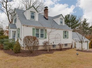 61 Linton St, Stratford, CT 06614