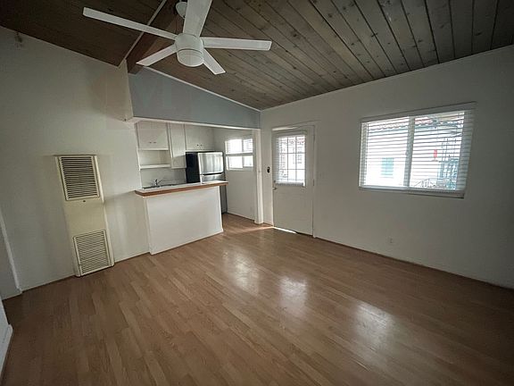 2nd image of 140 Natoma Ave APT E