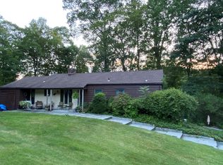 2255 Parker Ln, Yorktown Heights, NY 10598