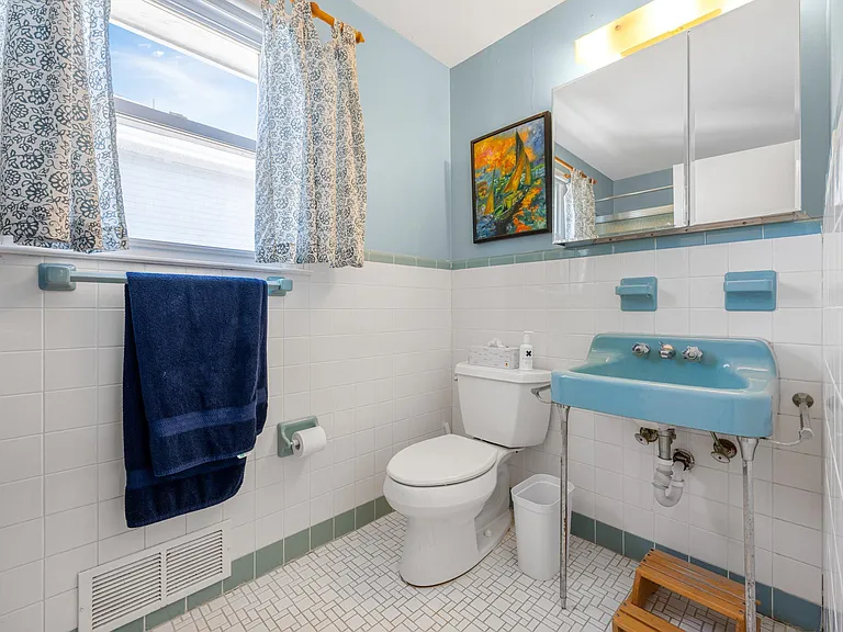 108 S Newark Ave — Photo 19