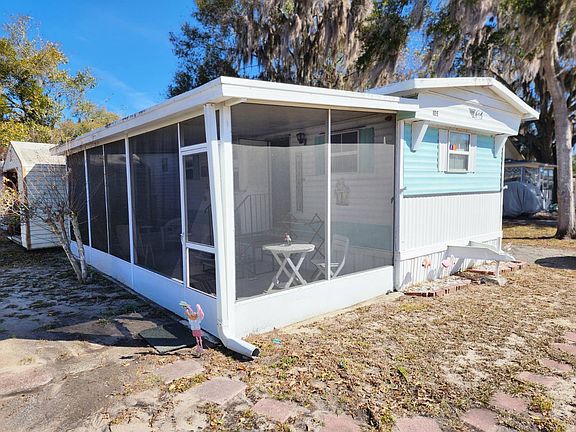 2nd image of 105 E Short St