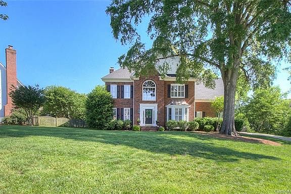 3rd image of 6937 Curlee Ct