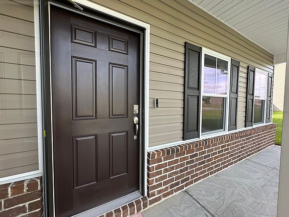 4th image of 211 Caroline Way