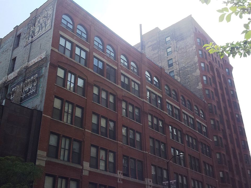 1st image of 525 S Dearborn St APT 202
