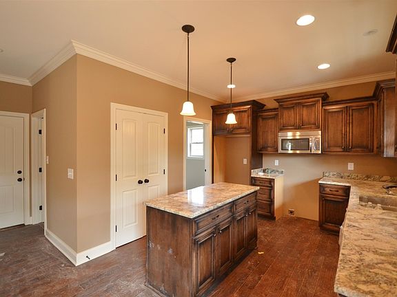 5th image of 828 Manner Ln #22-lot 22
