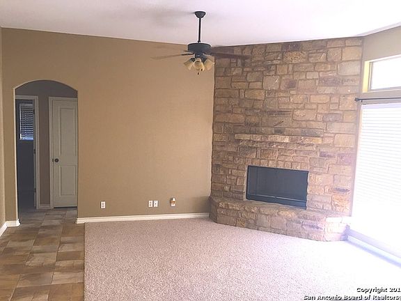 3rd image of 109 N Elise Dr