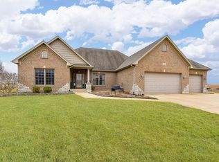 3204 Ernest Dr, Sandwich, IL 60548