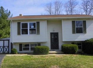 931 Century St, Hampstead, MD 21074