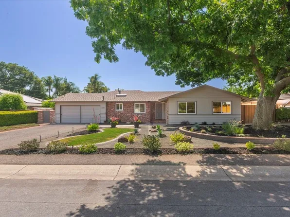 539 Los Ninos Way, Los Altos, CA 94022