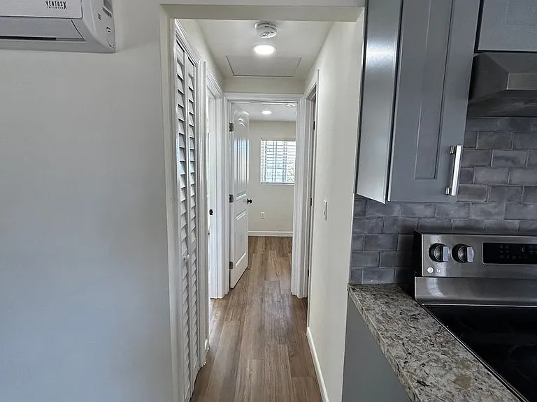 2764 Wilma St — Photo 11