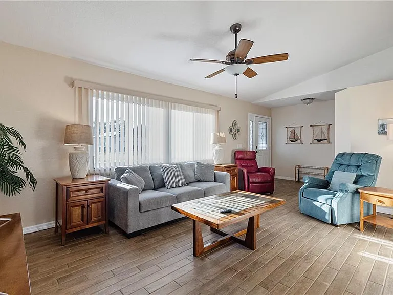 6460 Blueberry Dr — Photo 10