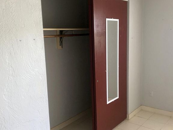 3rd image of 4064 Halifax Dr APT 5