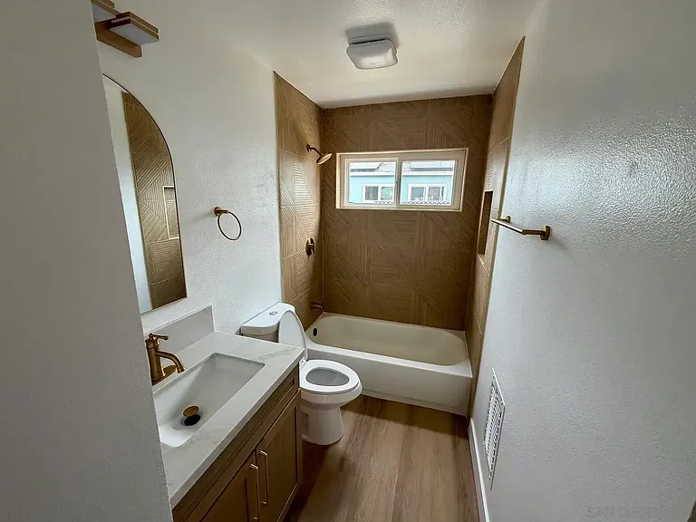 1038 Oaklawn Ave — Photo 6