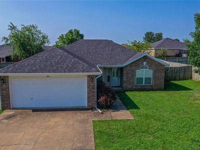 1041 Bliss St, Centerton, AR, 72719