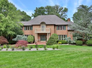 2 Muncee Ct, Holmdel, NJ