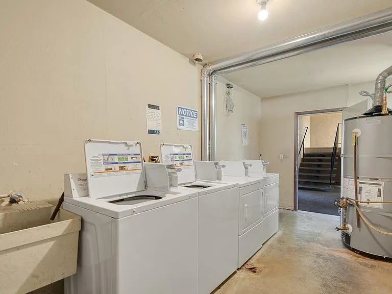 510 Richmond Dr #2 — Photo 7