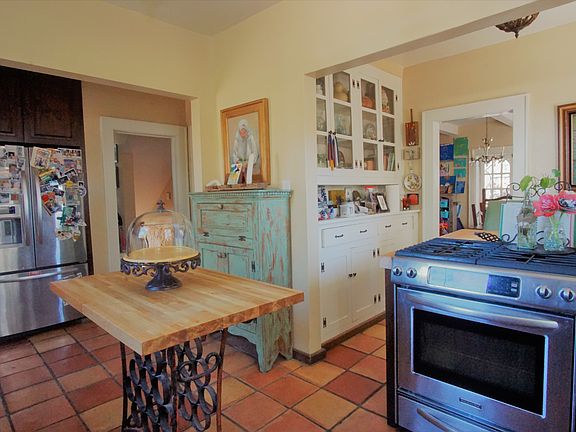 5th image of 1001 Baltimore Dr