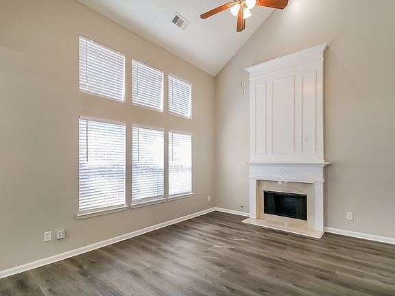 5th image of 417 Concord Cir