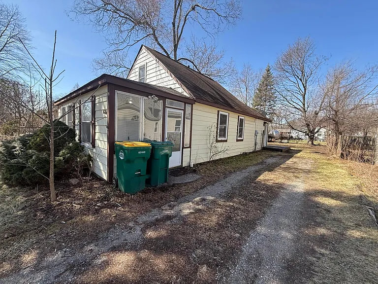 633 Bagley Ave — Photo 3
