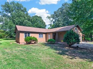 1673 Pine Tree Dr, Gloucester Point, VA 23062