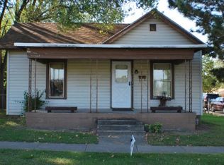201 S High St, Paris, IL 61944