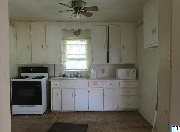 5th image of 1717 E Avenue H