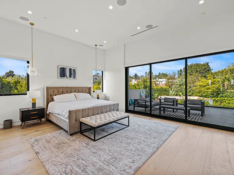 12125 W Sunset Blvd — Photo 23
