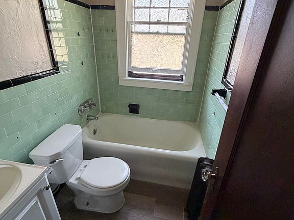 5th image of 171 Sanders Rd APT 1
