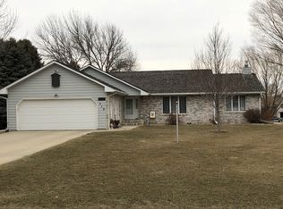 715 Logan Dr, Moville, IA 51039