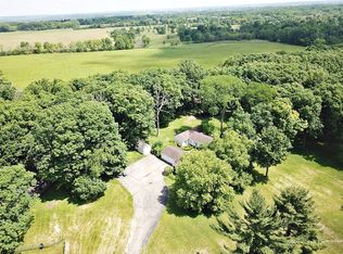 5N764 Surrey Rd, Wayne, IL 60184