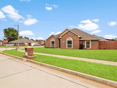 400 N Amethyst Way, Mustang, OK, 73064