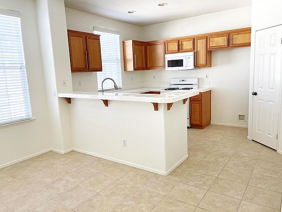 4th image of 24120 Victoria Ln Unit 45