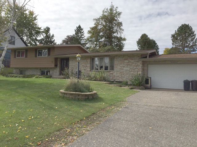 1st image of 211 N 9th Ave