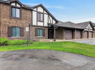 1753 Plymouth Ct APT D, Wheaton, IL 60189
