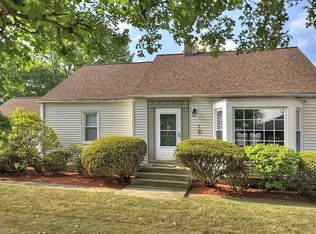408 Bon Air Ave, Elyria, OH 44035