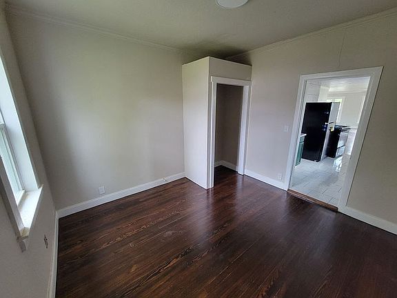 5th image of 219 W Cleveland Ave