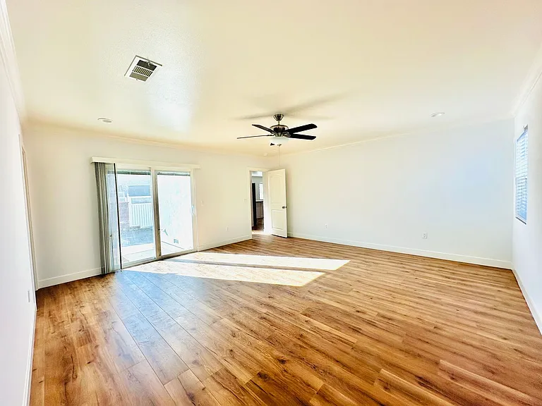 2932 Allred St — Photo 16