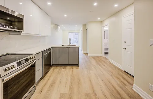 155 Charlton Ave E Photo 1