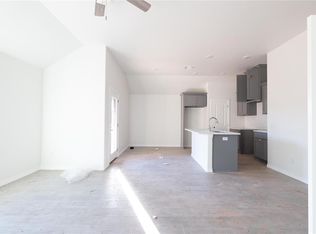 3141 Grapevine St, Edmond, OK 73034