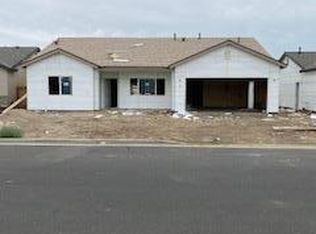 705 W Red Oak Ave N, Porterville, CA 93257
