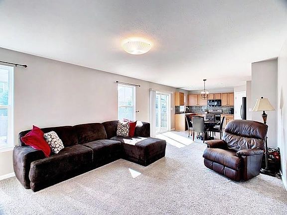 5th image of 15266 Harmon Pl