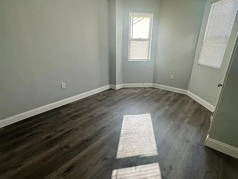 324 S 56th St #2 — Photo 10