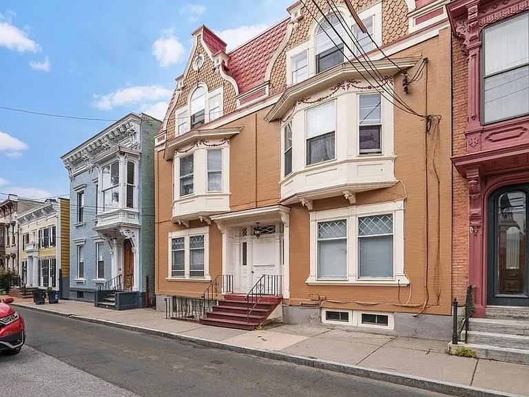 21 N Ferry St — Photo 13