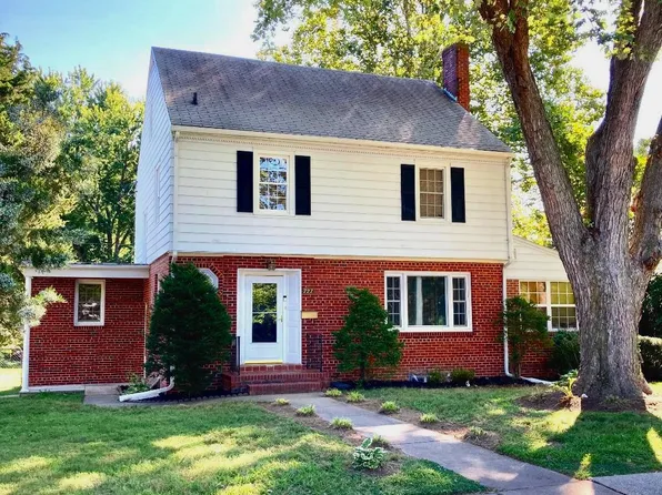 727 Lakewood Pl, Dover, DE 19904